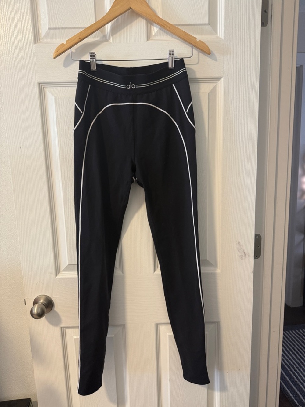 ALO Yoga Black Leggings with White Piping